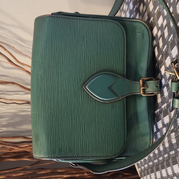 Louis Vuitton Cartouchiere Bag in Green Epi Leather - Picture 4 of 16